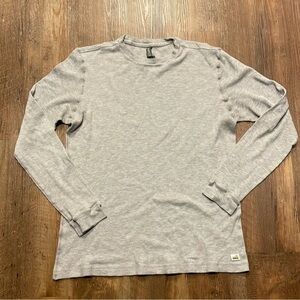 Vuori Men’s Waffle Crew Neck Thermal Long Sleeve Shirt Large